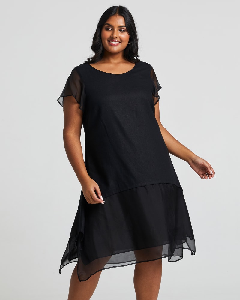 Front of a model wearing a size 1X Mimosa Dress in Black by Estelle. | dia_product_style_image_id:246312